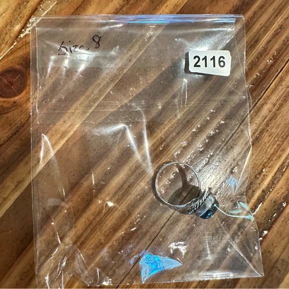 2116 Silver and Gray Labradorite Stone Ring - Picture 7 of 7